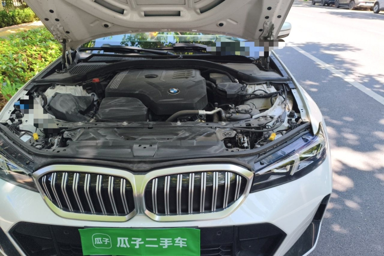 BMW 3 Series 2024 car image #29