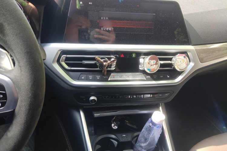 BMW 3 Series 2019 car image #17