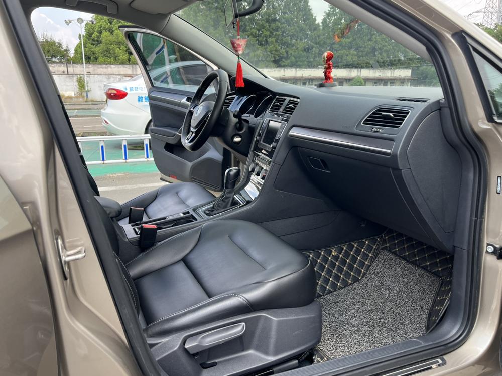 Volkswagen Golf 2017 car image #14