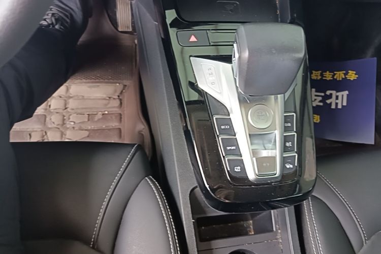 BYD Yuan New Energy 2019 #14 BYD Yuan New Energy 2019 изображение автомобиля #14