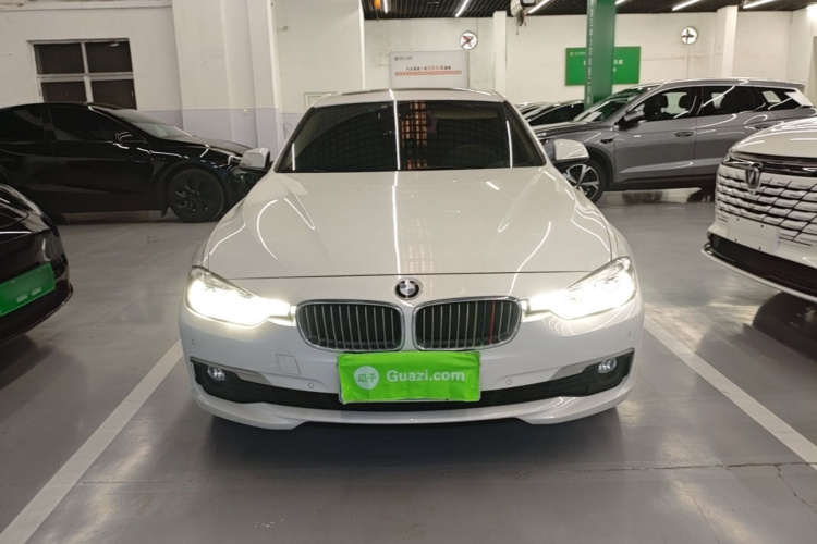 BMW 3 Series 2018 #3 BMW 3 Series 2018 car image #3
