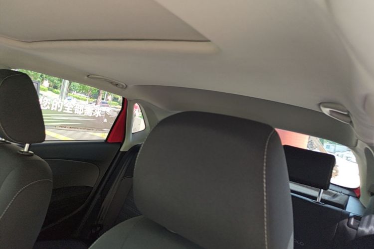 Volkswagen Polo 2015 car image #18
