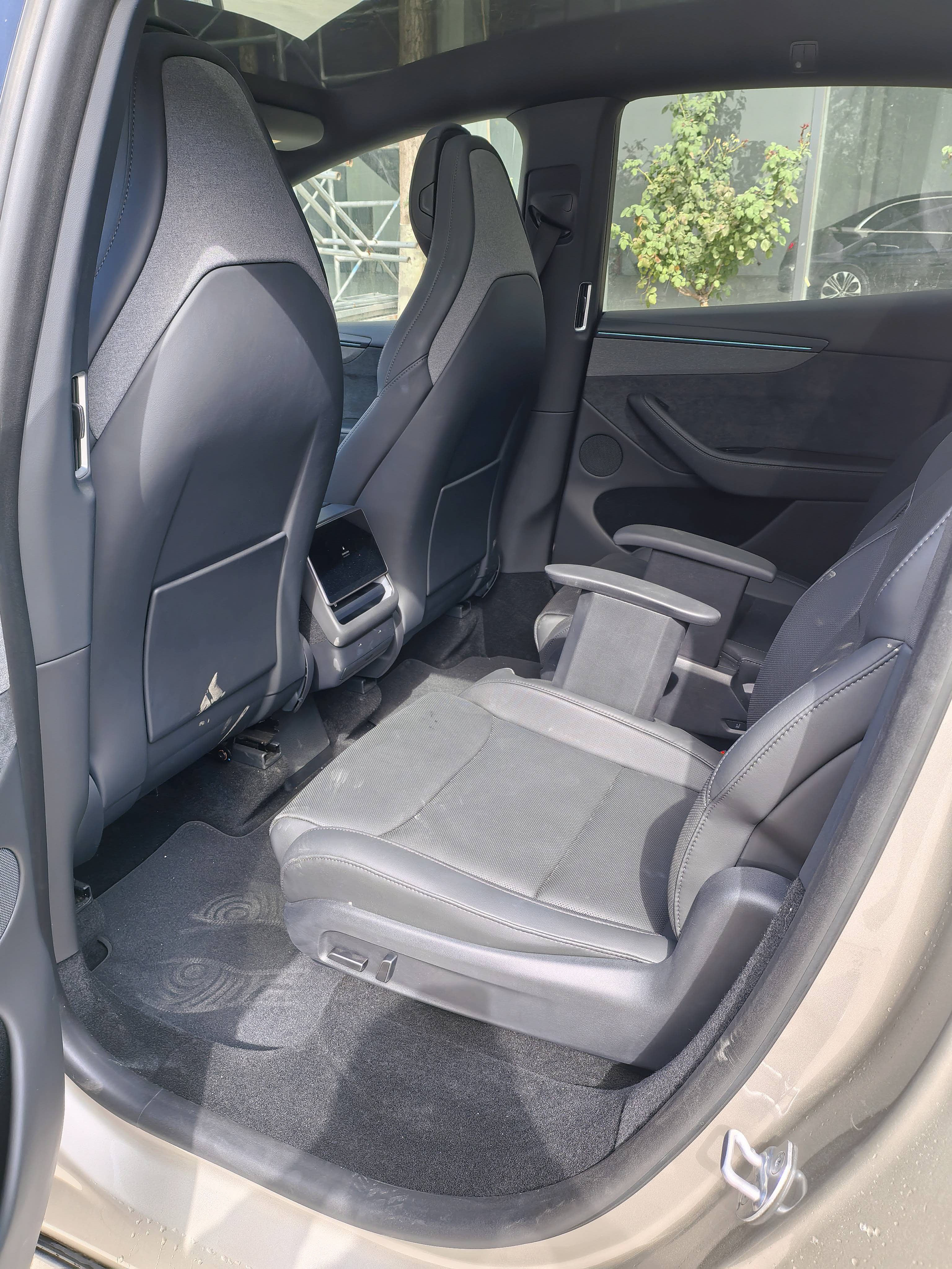 Tesla Model Y L 2025 #12 Tesla Model Y L 2025 imagen de coche #12