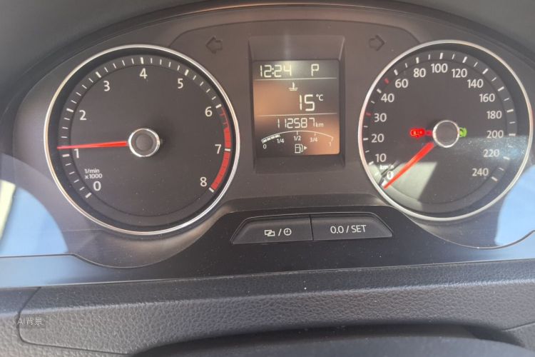 Volkswagen Santana 2016 car image #13