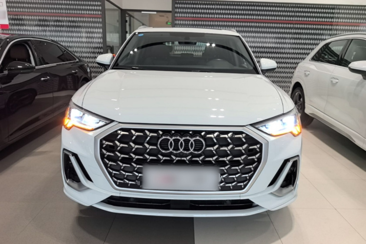 Audi Q3 2024 #3 Audi Q3 2024 car image #3