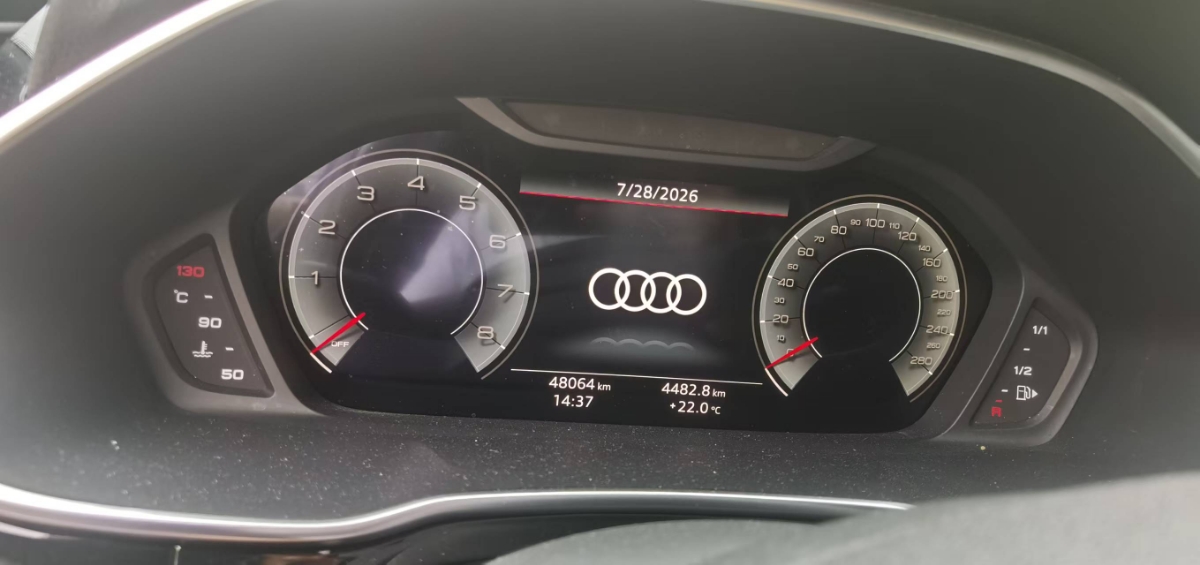 Audi Q3 2023 car image #3