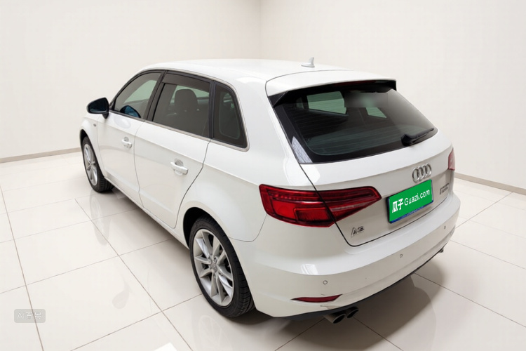 Audi A3 2018 immagine di auto #5
