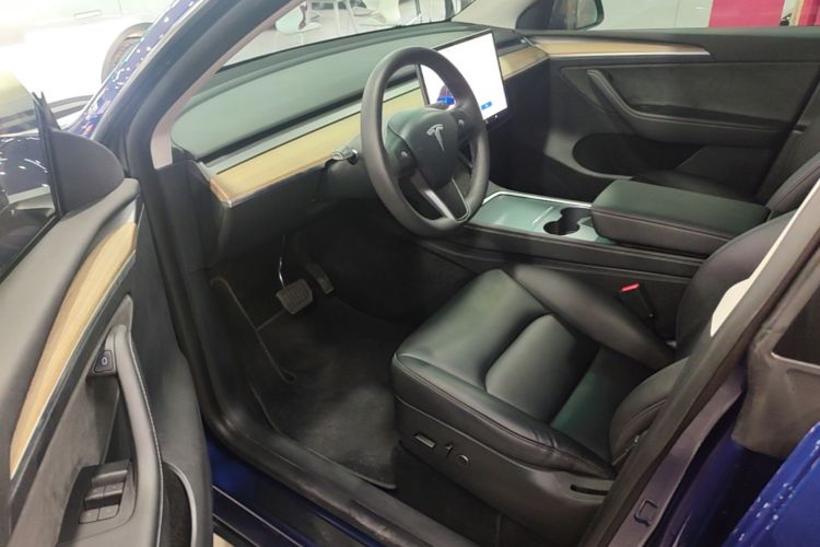 Tesla Model Y 2021 #12 Tesla Model Y 2021 car image #12