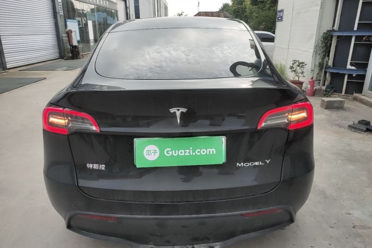Tesla Model Y 2023 car image #6