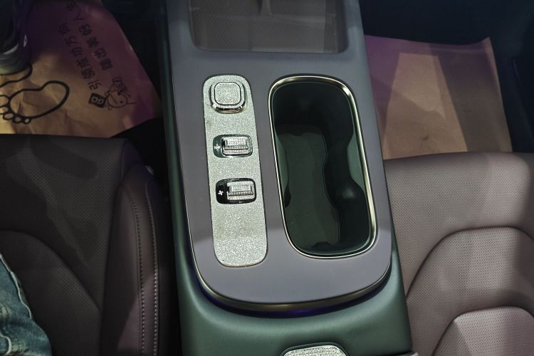 MI SU7 2024 image de voiture #22