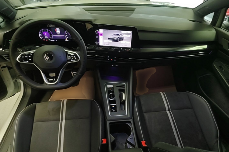 Volkswagen Golf 2024 #10 Volkswagen Golf 2024 صورة سيارة #10