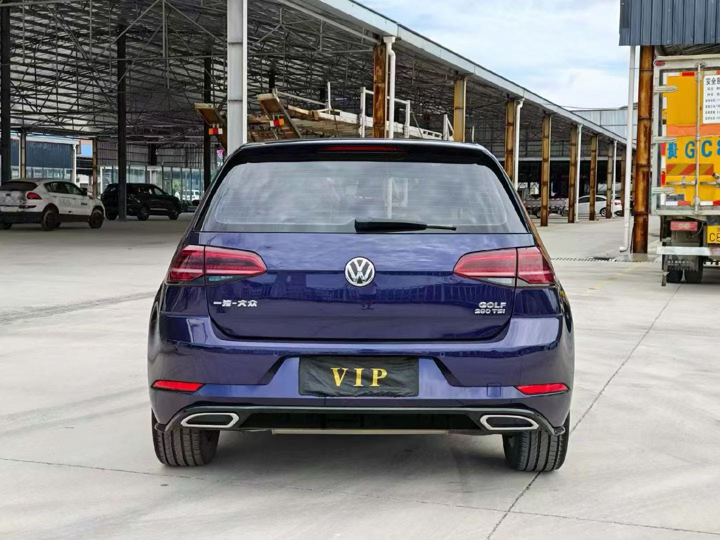 Volkswagen Golf 2018 car image #7