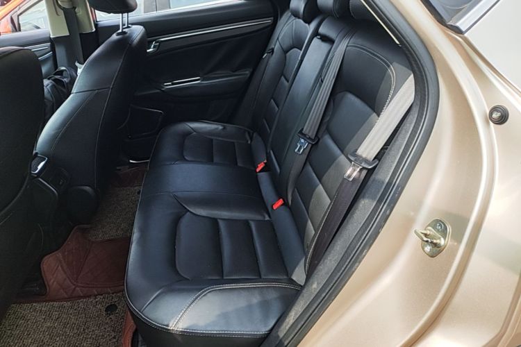 GEELY Emgrand GS 2016 car image #17