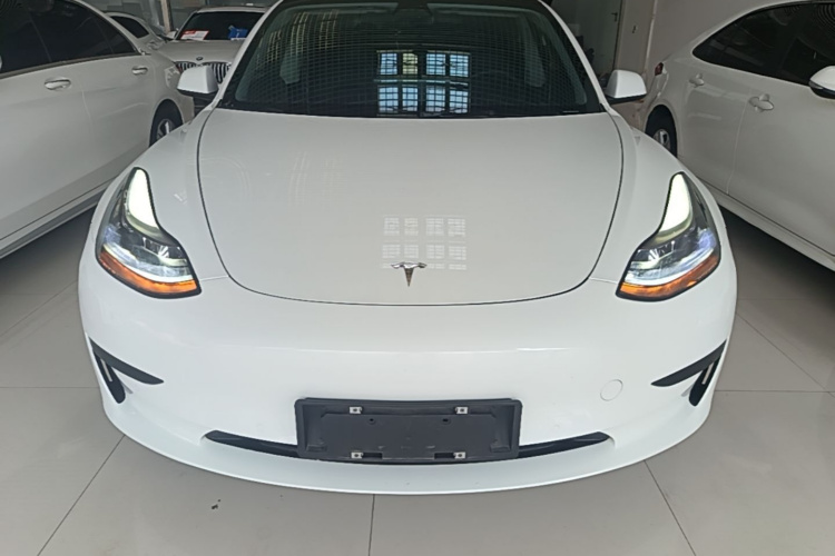Tesla Model 3 2023 car image #3