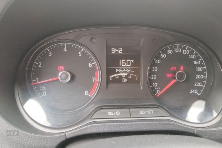 Volkswagen Polo 2016 car image #13