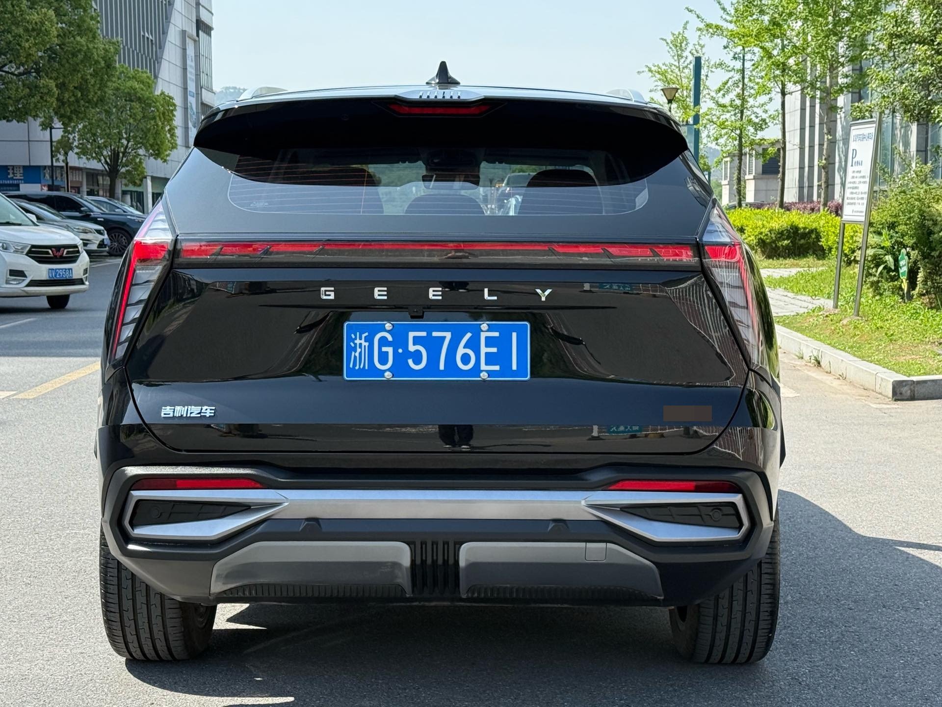GEELY Boyue L 2024 car image #6