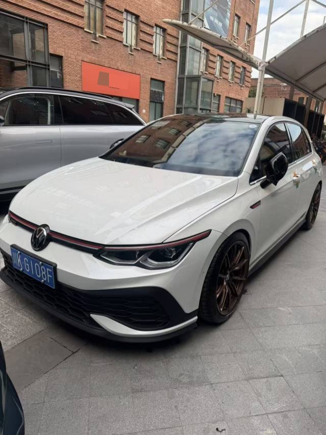 Volkswagen GolfGTI 2023 Volkswagen GolfGTI 2023 immagine di auto