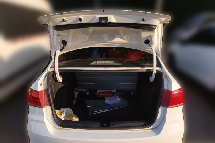 Volkswagen Santana 2017 car image #21