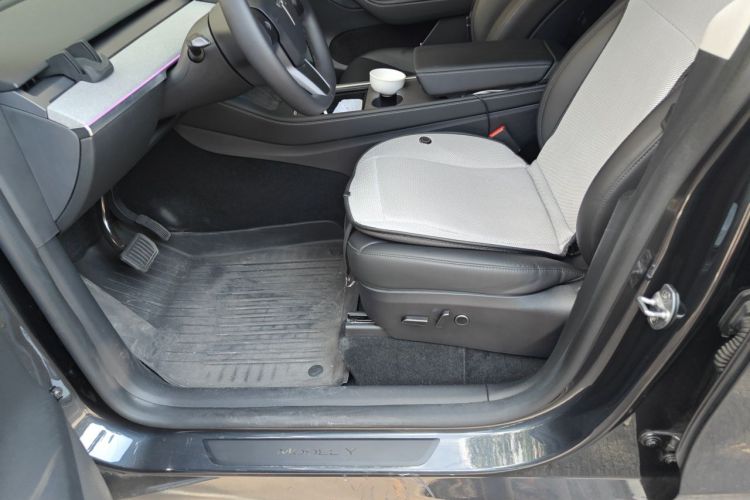Tesla Model Y 2024 #15 Tesla Model Y 2024 car image #15