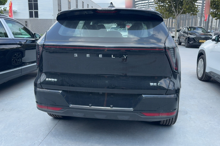 GEELY Boyue L 2025 car image #6