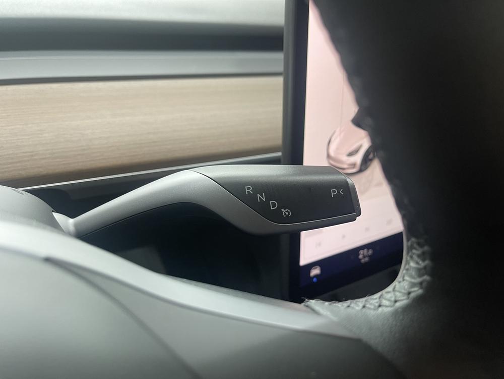 Tesla Model 3 2022 car image #18