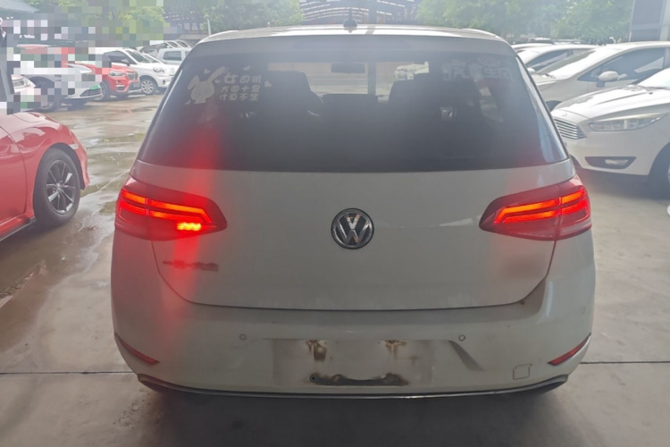 Volkswagen Golf 2020 car image #6