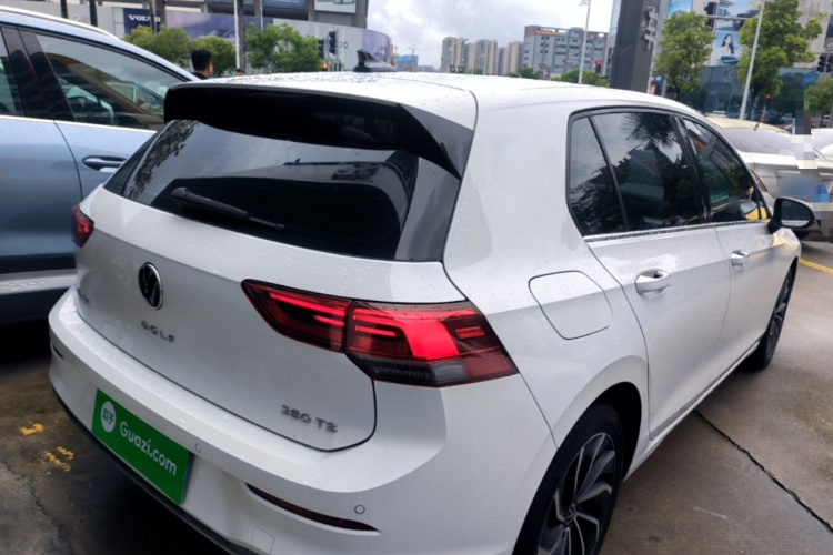 Volkswagen Golf 2022 car image #7