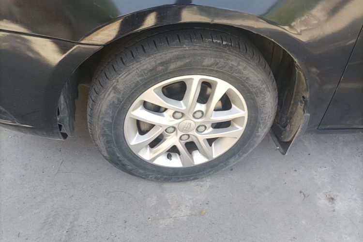 GEELY Emgrand 2017 car image #9
