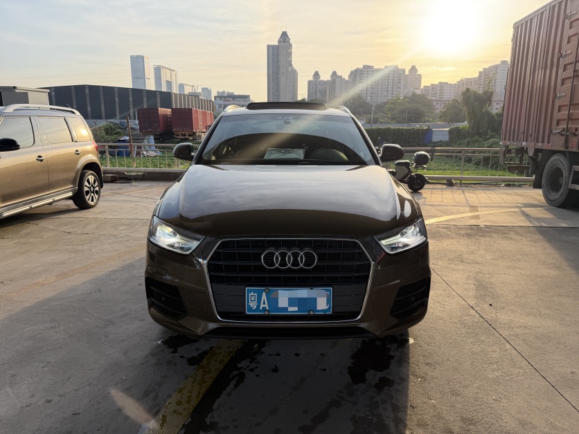 Audi Q3 2016 car image #2
