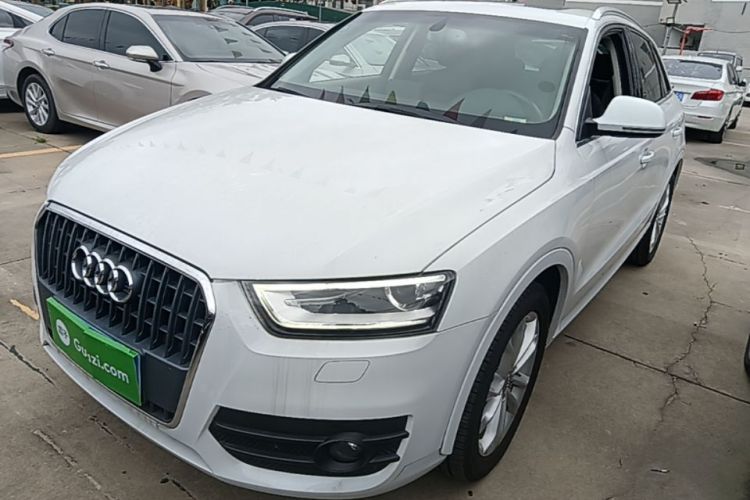 Audi Q3 2016 car image #2