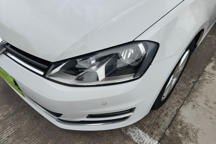 Volkswagen Golf 2017 car image #23