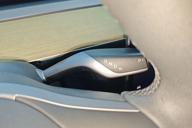 Tesla Model Y 2023 #14 Tesla Model Y 2023 car image #14