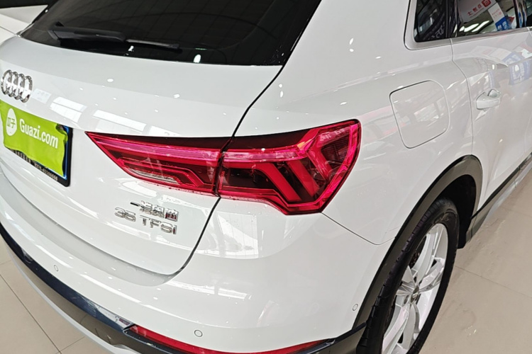 Audi Q3 2021 car image #8