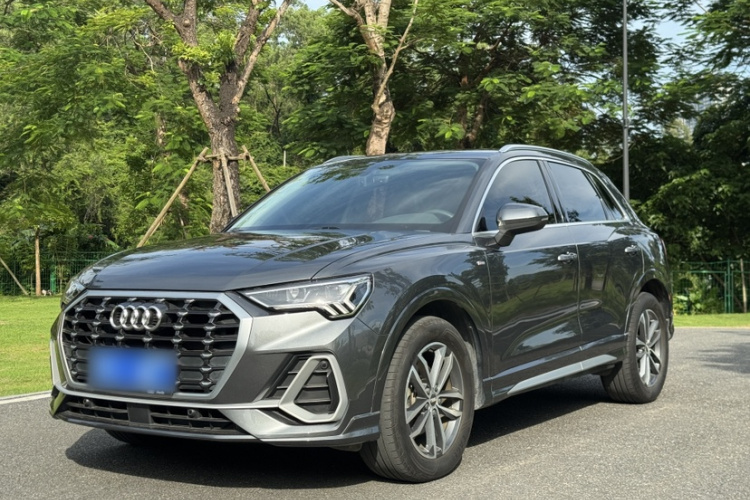 Audi Q3 2021 car image #2