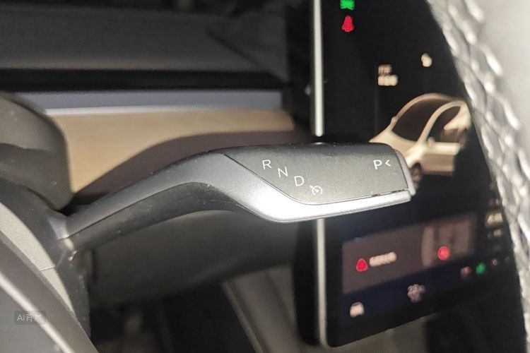 Tesla Model Y 2021 #16 Tesla Model Y 2021 car image #16