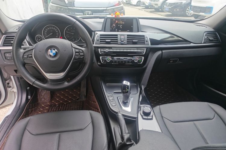 BMW 3 Series 2016 car image #10