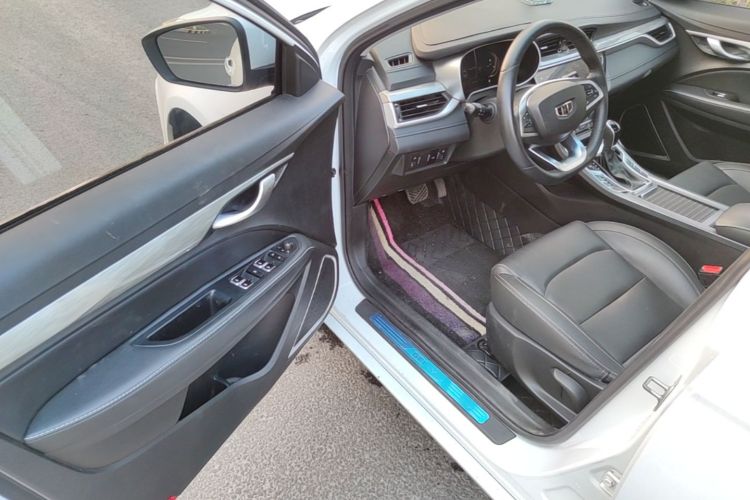 GEELY Emgrand 2019 #16 GEELY Emgrand 2019 صورة سيارة #16