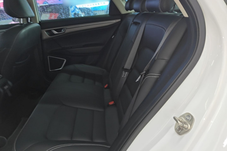 GEELY Emgrand GL 2019 car image #17