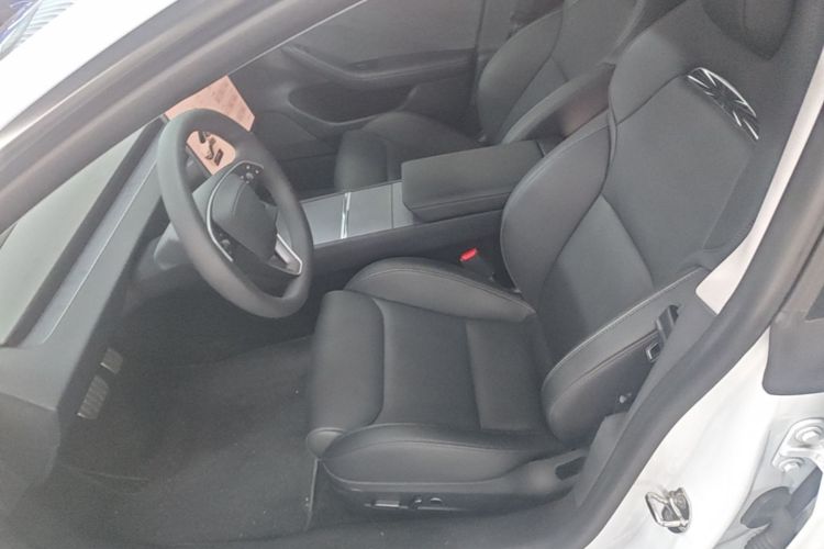 Tesla Model 3 2024 car image #15