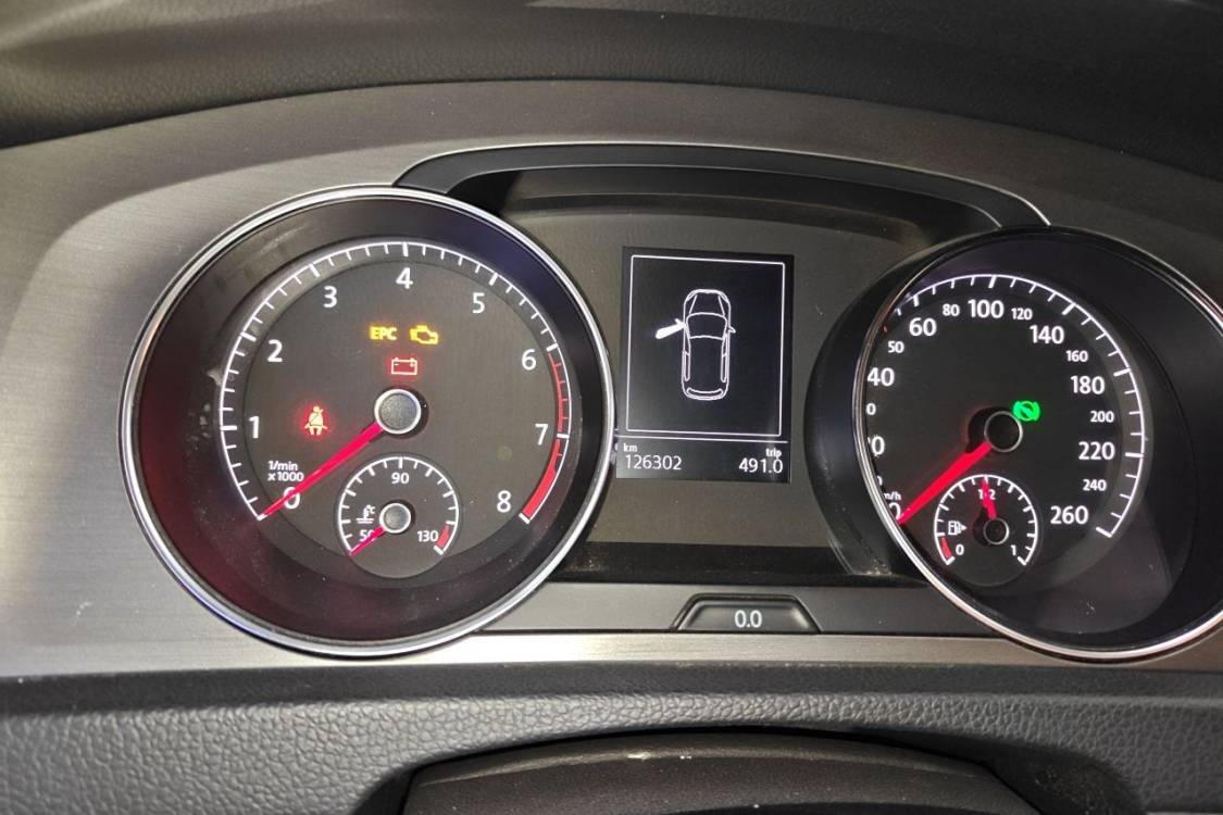 Volkswagen Golf 2015 car image #24