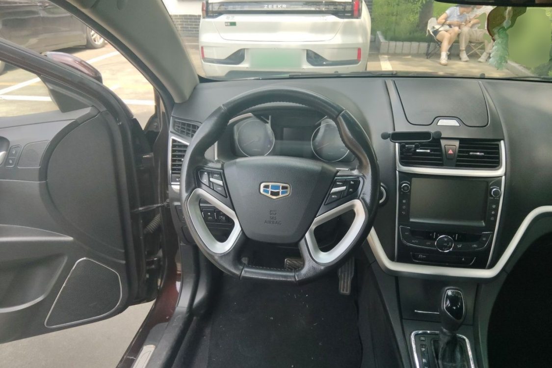 GEELY Emgrand 2015 car image #24