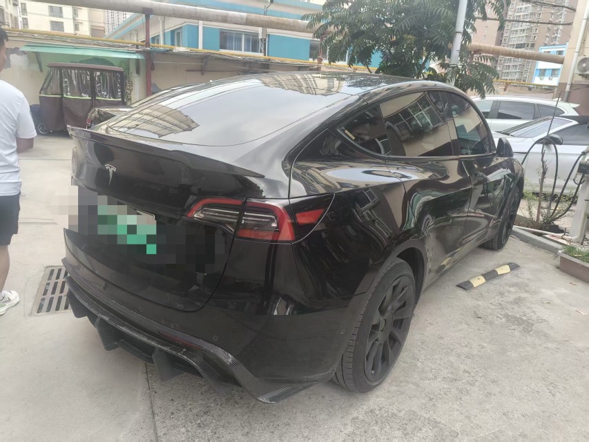 Tesla Model Y 2024 car image #2