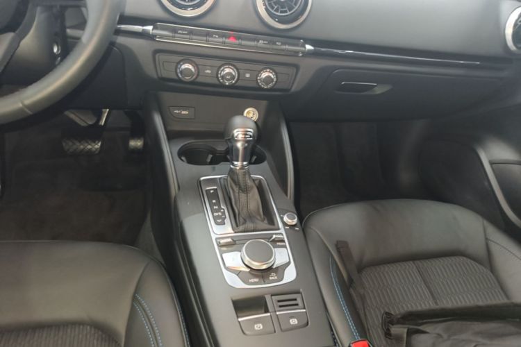 Audi A3 2019 car image #14
