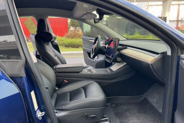 Tesla Model Y 2022 #12 Tesla Model Y 2022 car image #12