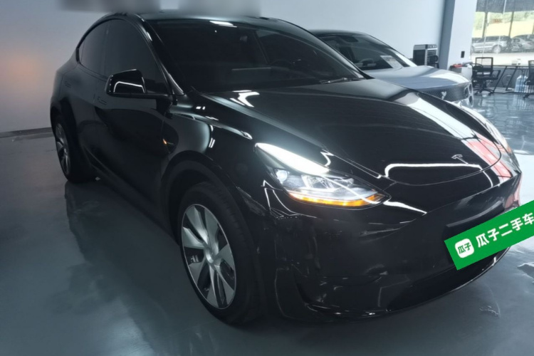 Tesla Model Y 2023 #4 Tesla Model Y 2023 car image #4