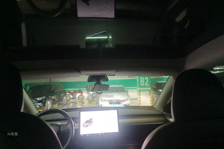Tesla Model Y 2021 car image #20