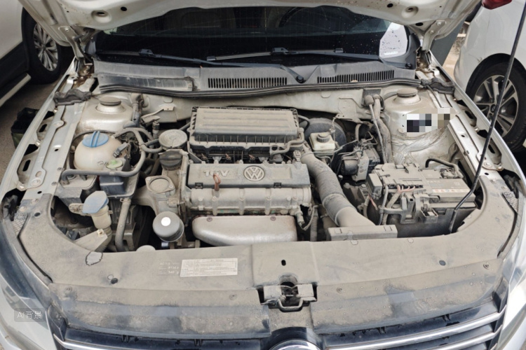 Volkswagen Bora 2014 car image #22