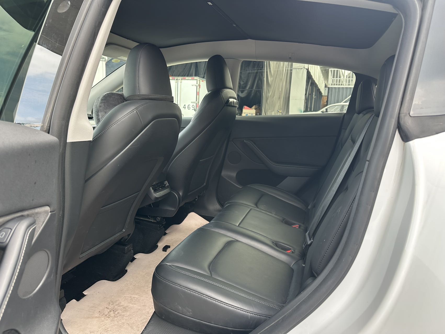 Tesla Model Y 2024 #5 Tesla Model Y 2024 car image #5