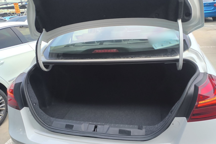 GEELY Emgrand 2019 #19 GEELY Emgrand 2019 car image #19