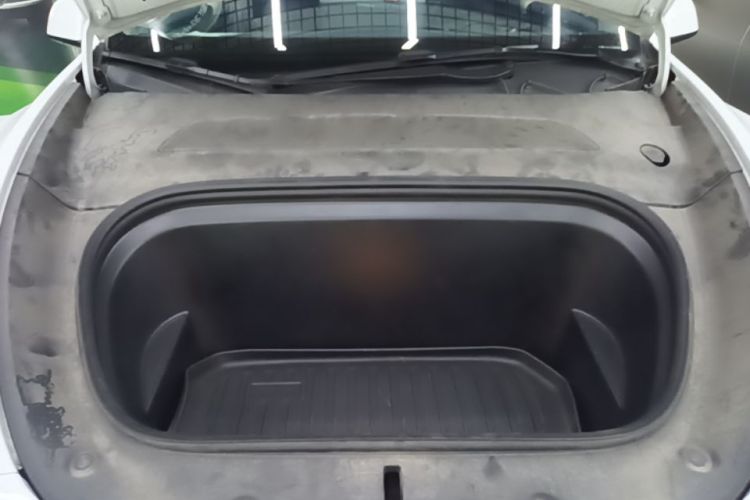 Tesla Model Y 2024 #20 Tesla Model Y 2024 car image #20